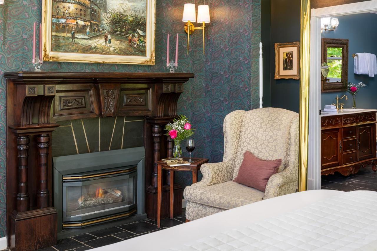 Arsenic And Old Lace Bed and breakfast 4*